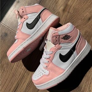 Childrens Pink Jordan 1s